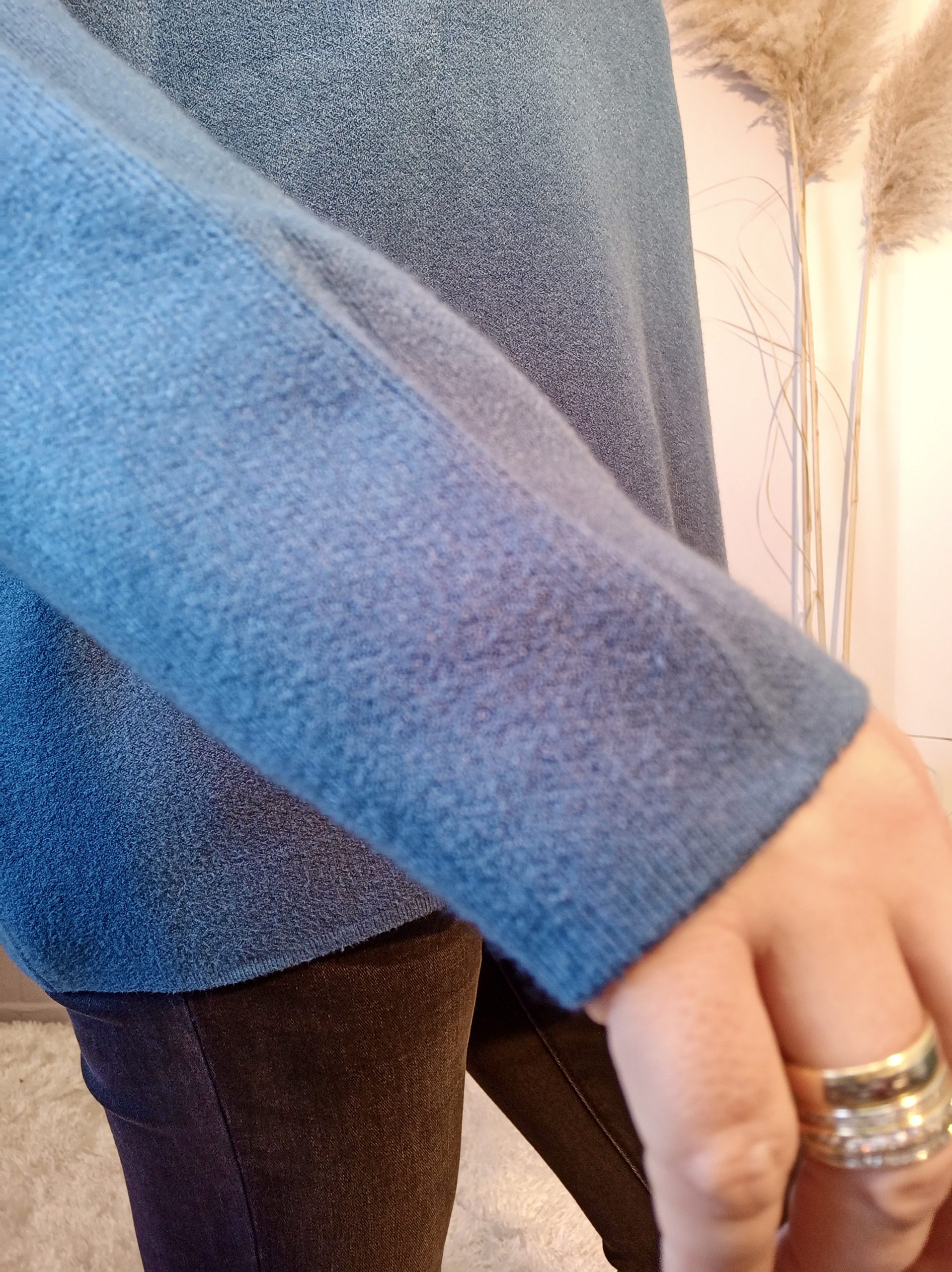 Pull Bouton Bleu Canard – Image 6