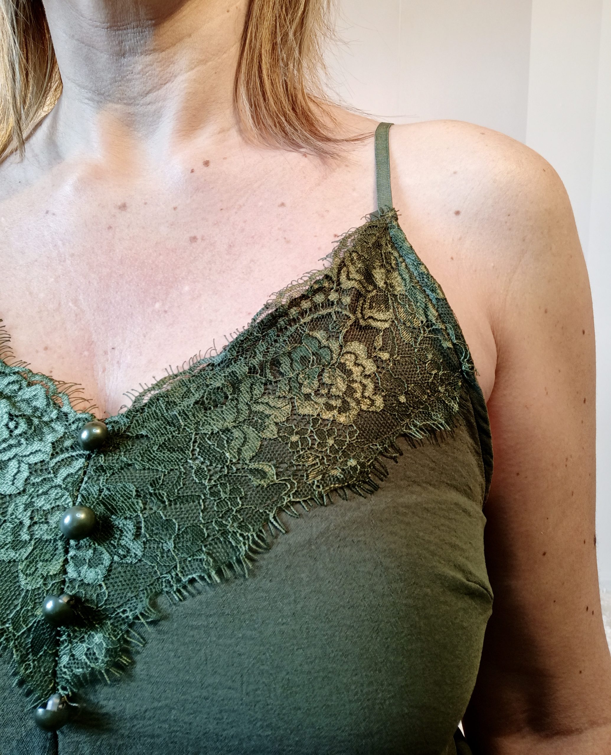 Débardeur Dentelle Kaki – Image 3